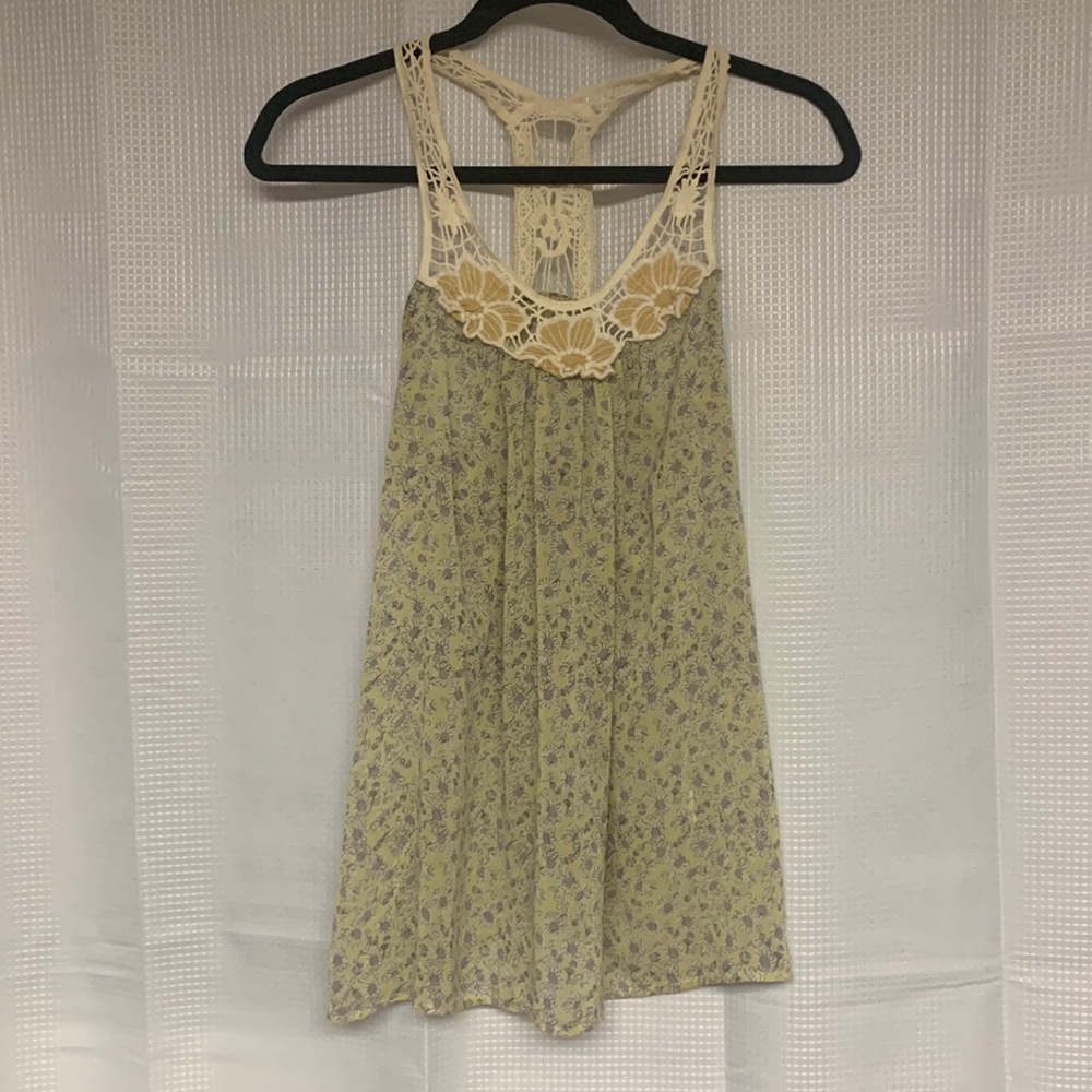 D’closet Floral Tank